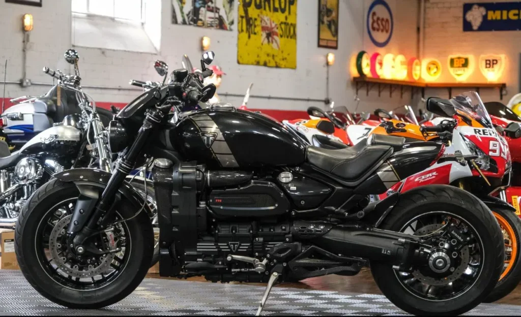 triumph rocket 3